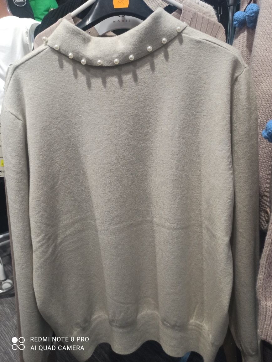 Sweter damski nowy kołnierzyk