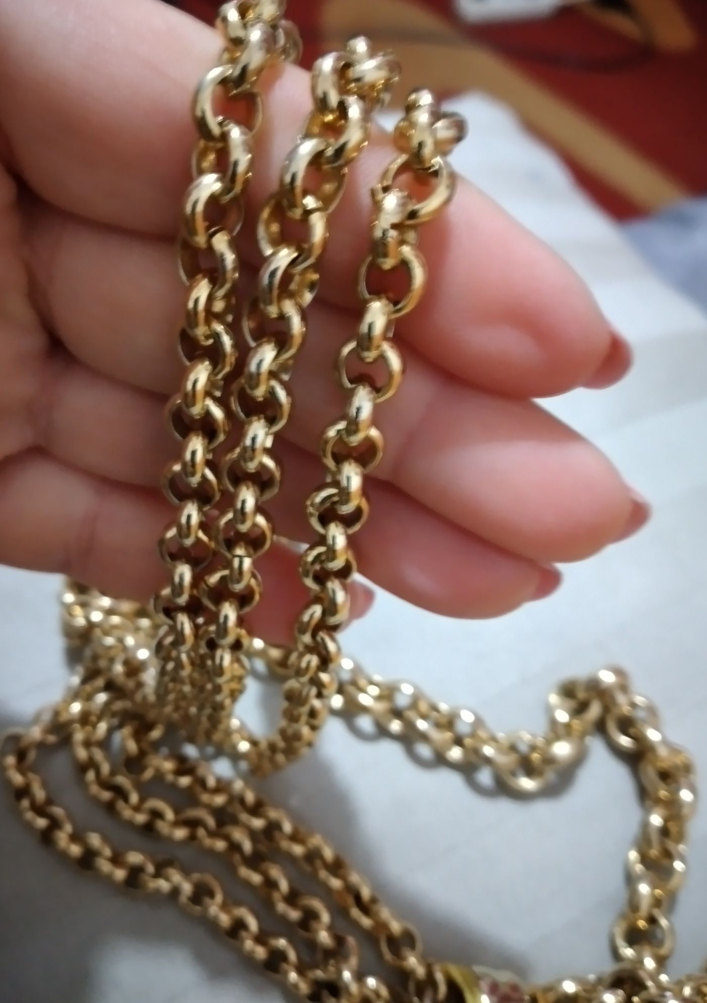 Colar marca Crisden