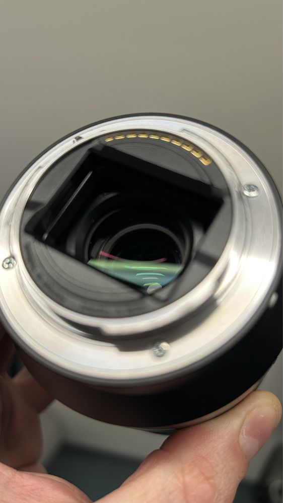 Об'єктив Sony Carl Zeiss FE 24-70mm f/4 ZA Vario-Tessar T* OSS E-maunt