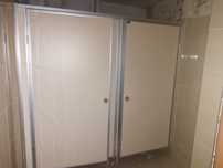 Zabudowa toalety dwie kabiny wc