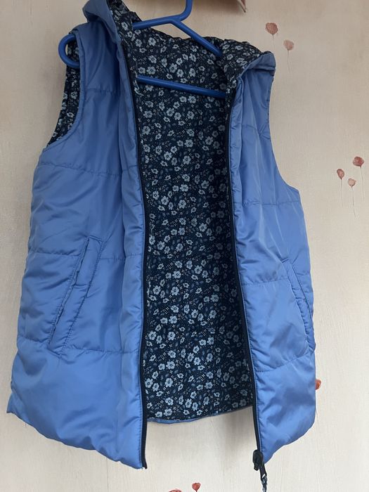 Жилетка на дівчинку 122 см двостороння