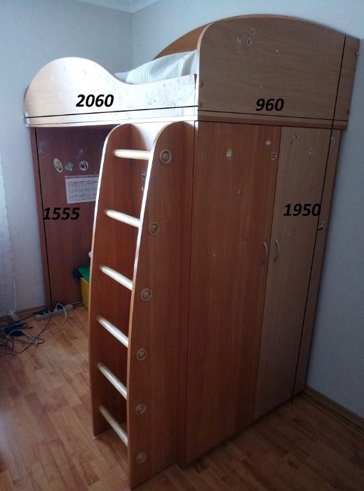 Кровать чердак со шкафом