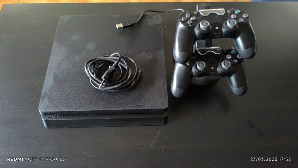 Play station 4 como nova.