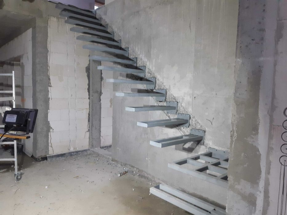 Stelaż schody półkowe, wiszące wspornikowe GWARANCJA