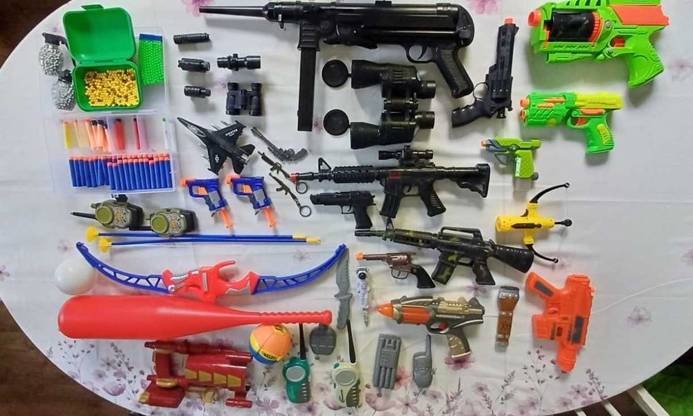 Duży zestaw broni idealny prezent na Dzień Dziecka Nerf witrówka łuk