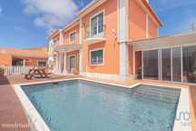 Casa tradicional T4 em Encarnação de 247,00 m2