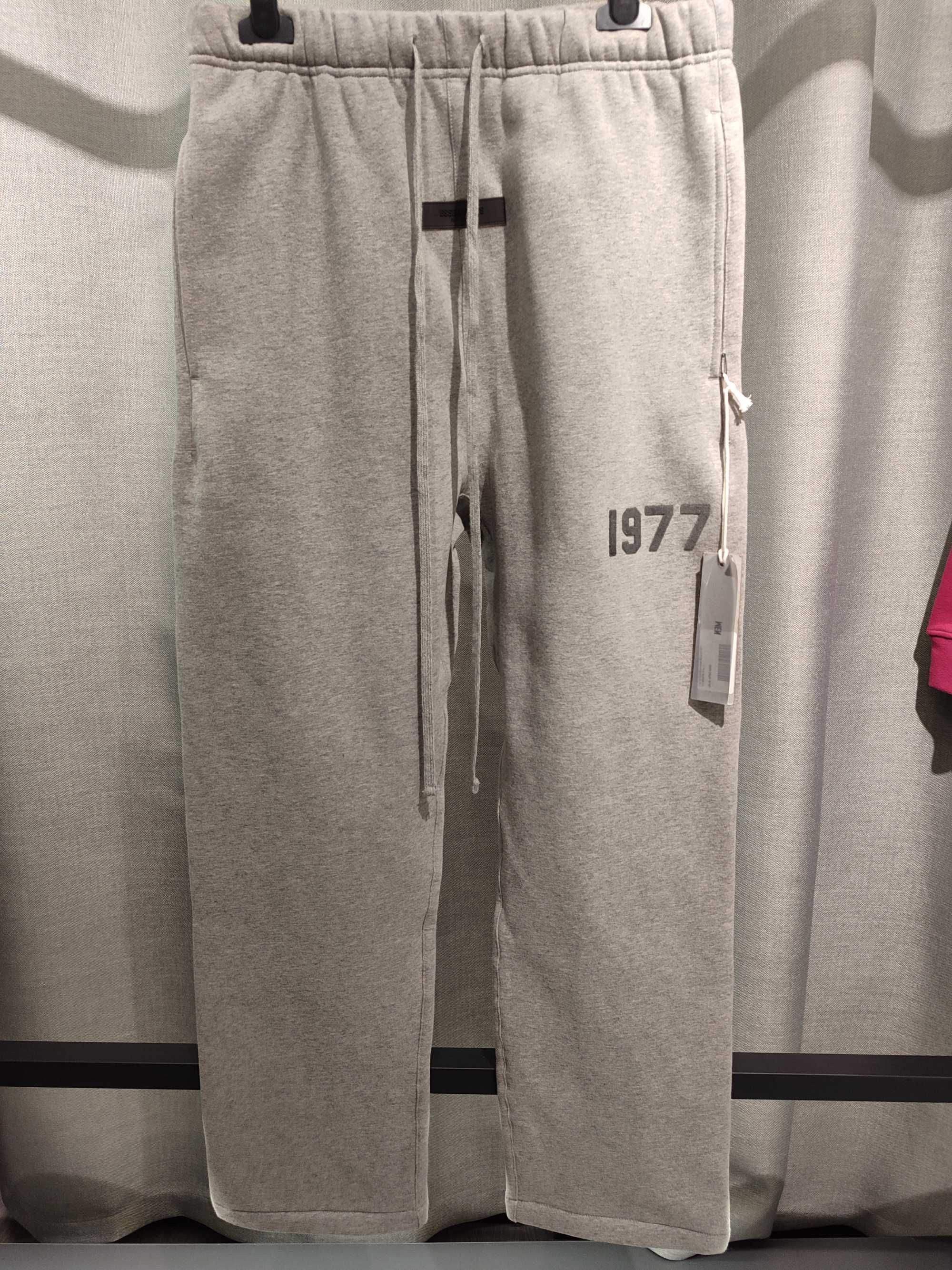 Штани FEAR OF GOD Essentials Relaxed 1977 Sweatpants Grey