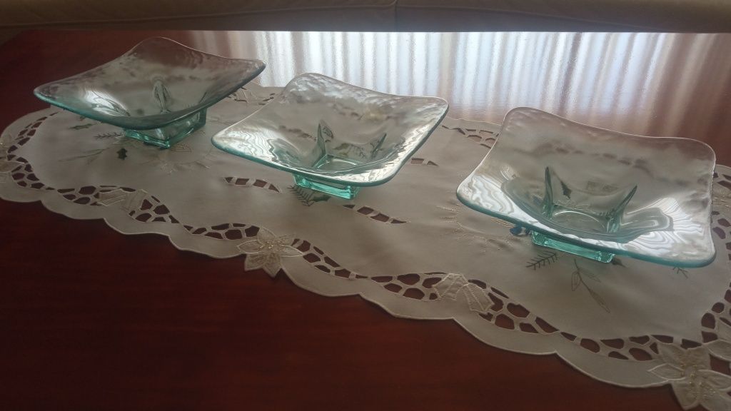 3 peças decorativas em vidro