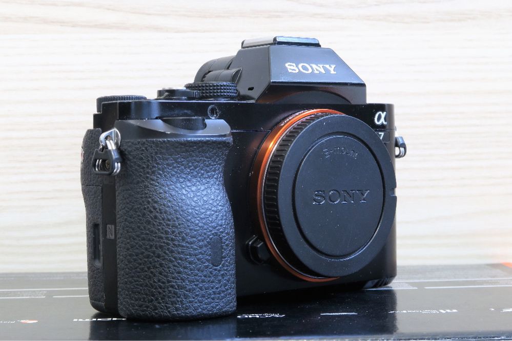 Sony Alpha ILCE-7/A7/Boody+Kit AF35/1.8/3xAku/GW/Wys!