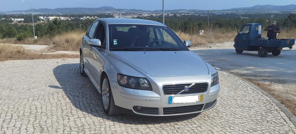 Volvo S40 1.6D R-Design (SEM MBWAY)