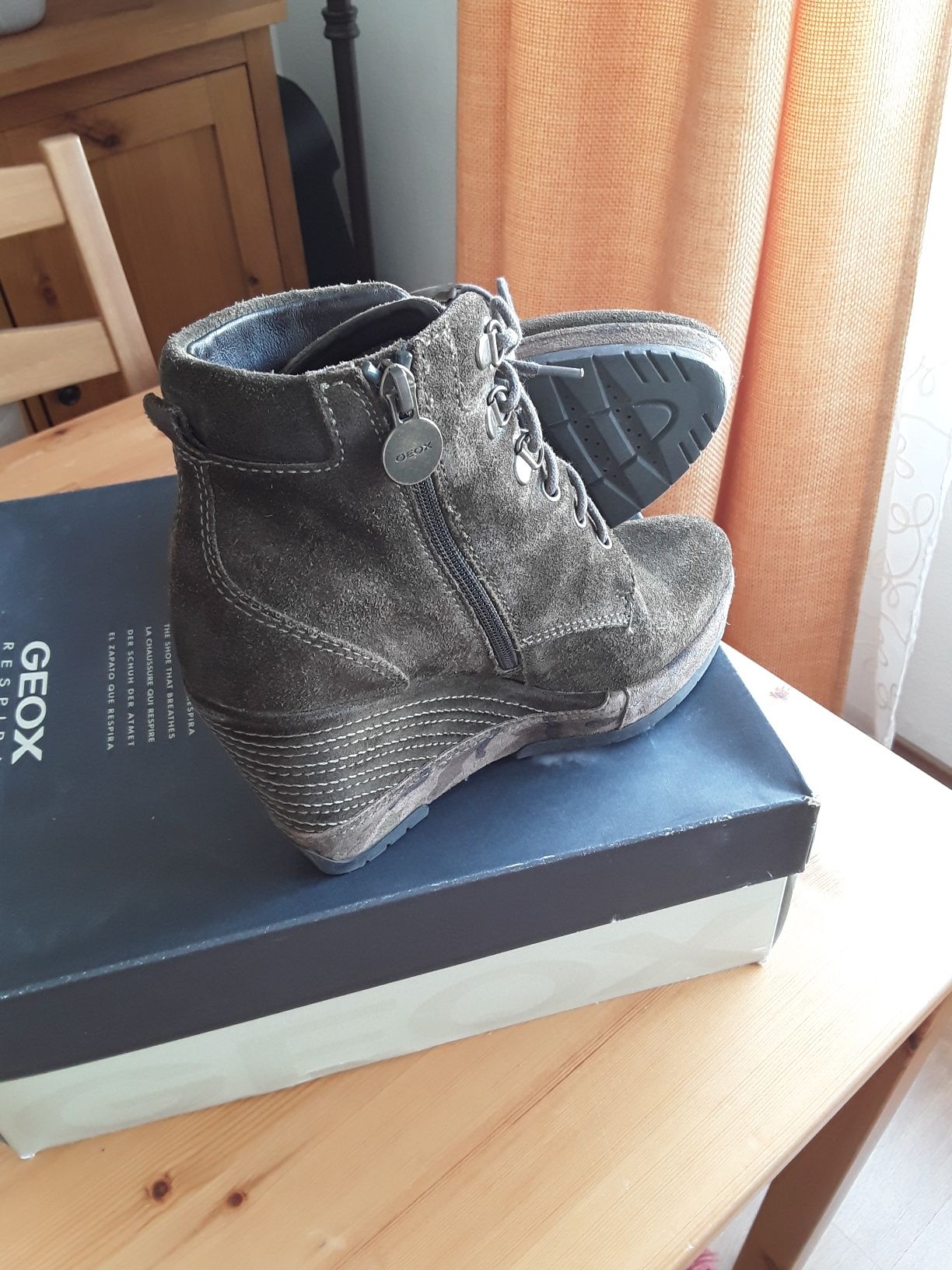 Botas pele Geox 39