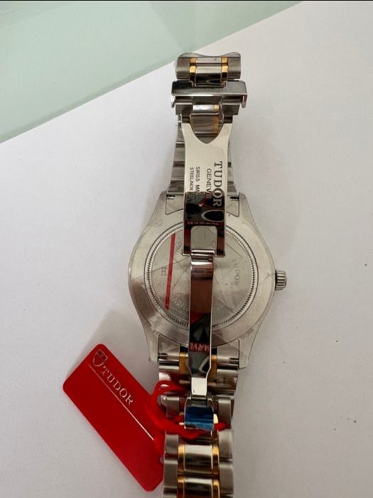 Tudor Style ref. 12713 — novo com etiquetas e caixa.