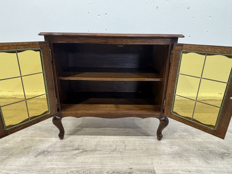 Unikatowa przeszklona komódka w stylu ludwikowskim