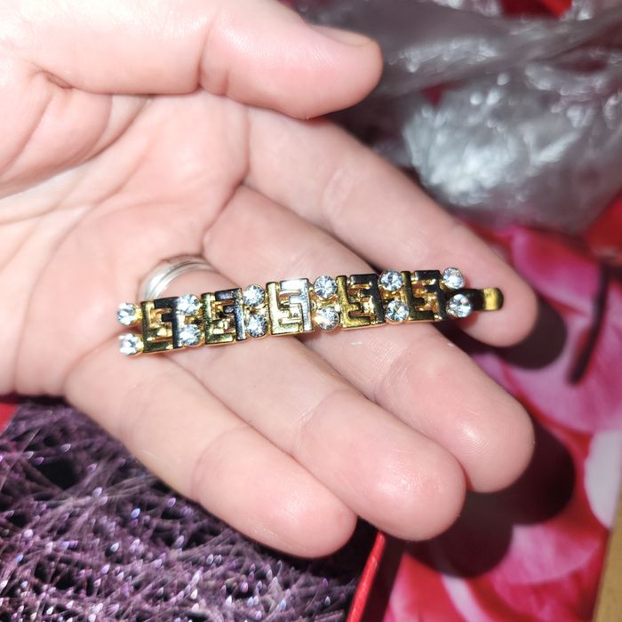 Заколки Fendi пара