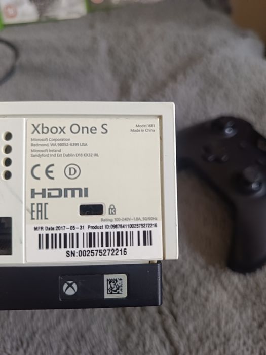 Xbox One S 500GB plus gry Call of Duty