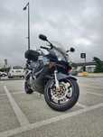 Honda VFR 800 VTEC – Top Case + Escape Black Widow