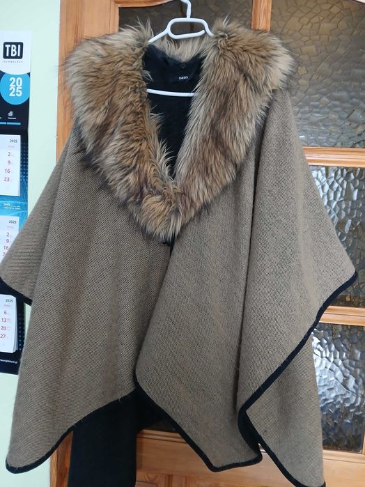 ponczo narzutka damska z kołnierzem