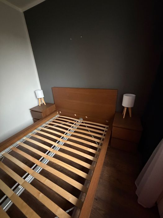 Łoże z szafkami nocnymi