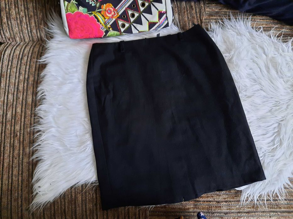 Юбка Benetton 44 46 S  М черная с подкладкой в идеале