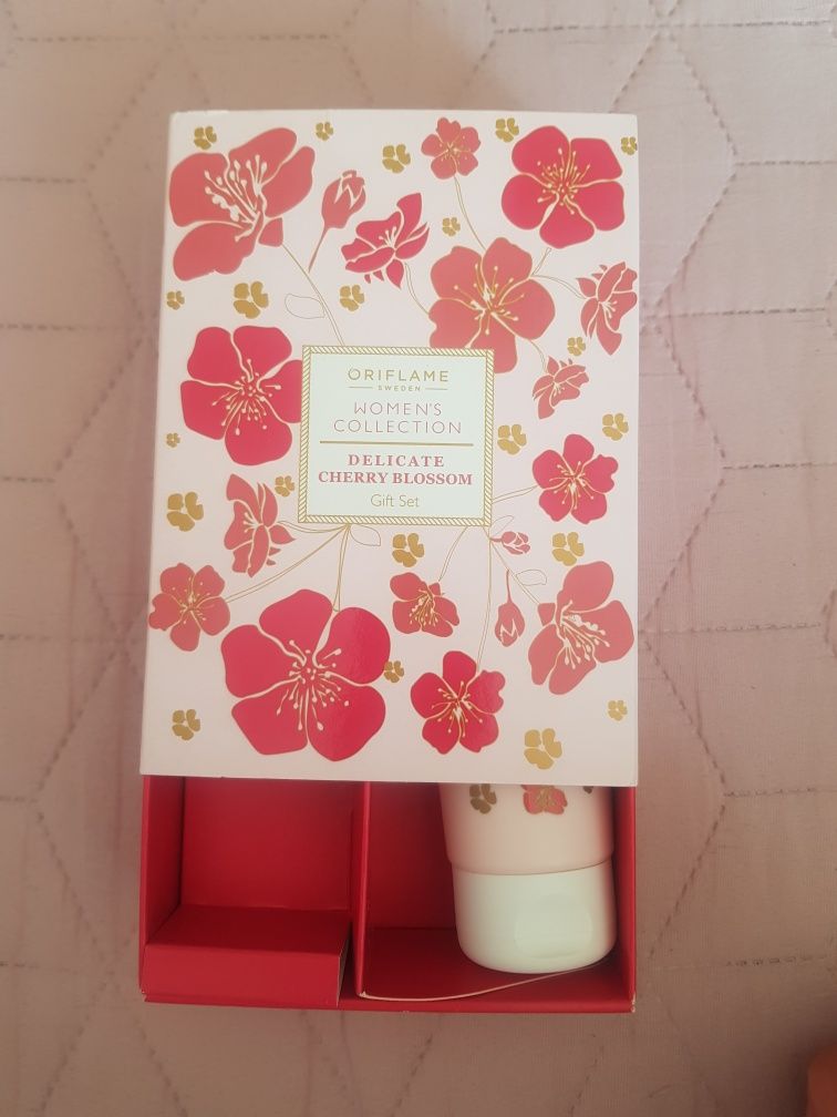 Perfumowany balsam do ciała cherry blossom oriflame 100 ml