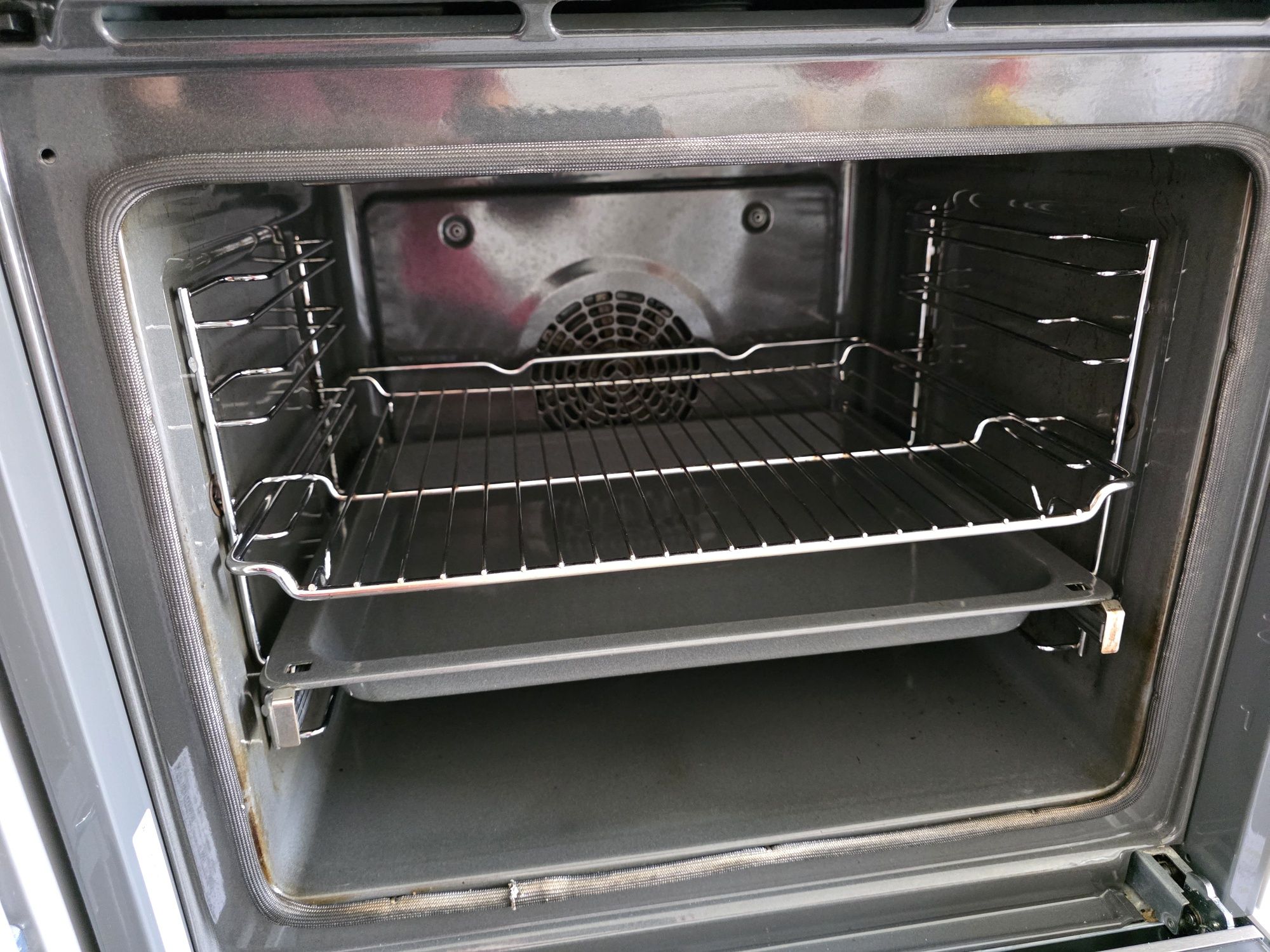 Forno encastrar com sistema de limpeza pirolitica