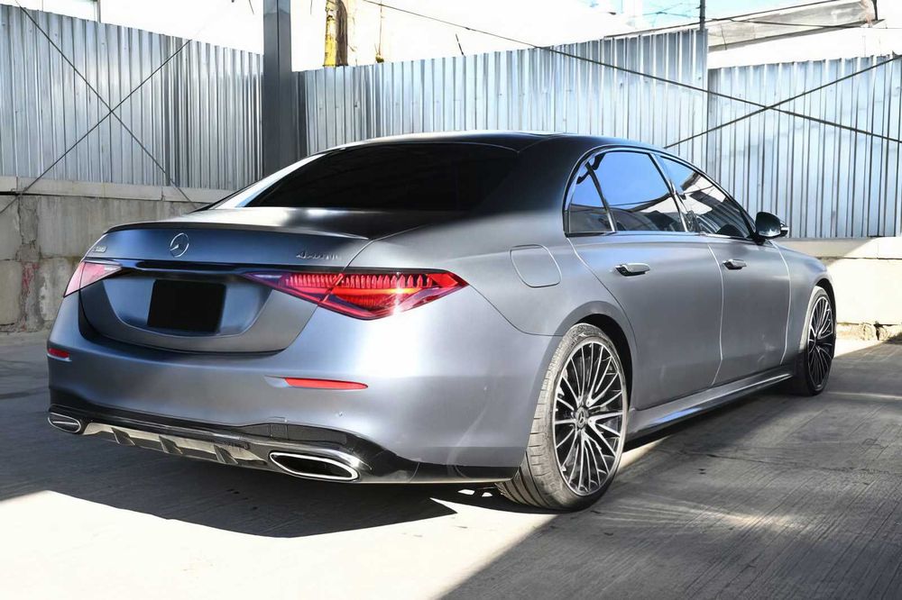 Mercedes-Benz S-Class      2024