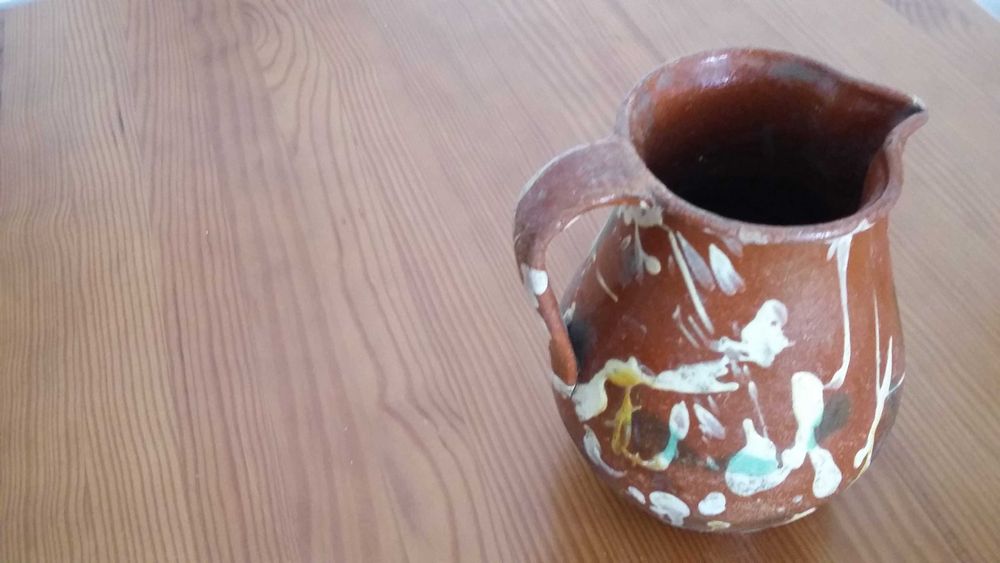 Jarro antigo  de barro pintado artesanal