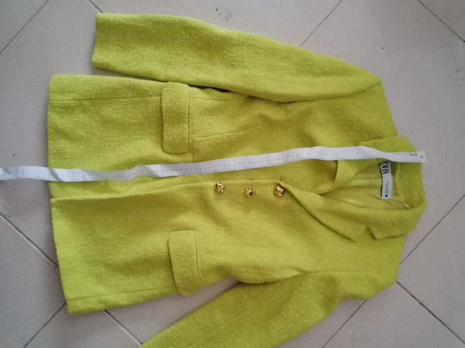 Casaco comprido de cor verde da Zara, tamanho Xs, novo