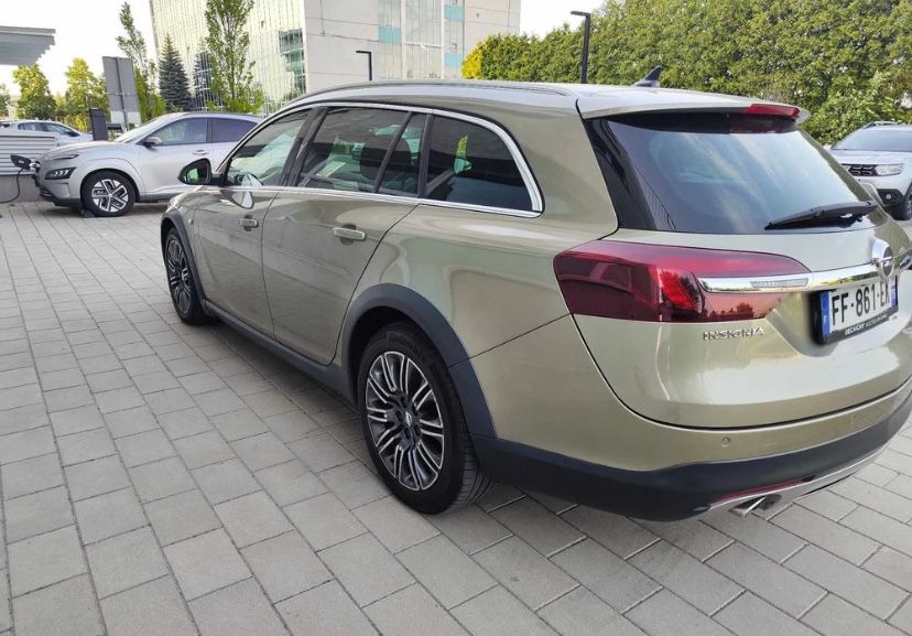Opel Insignia 2014 дизель 2.0 CDTI 4x4 Country Tourer