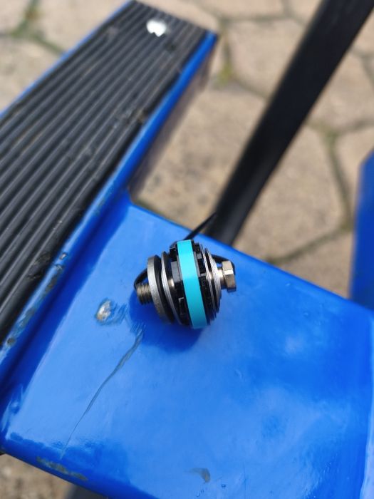 Shimstack z pistonem i ślizgiem Fox dhx2 vvc