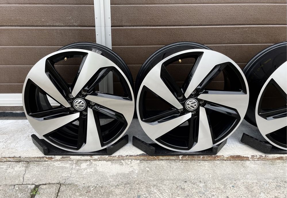 4x felgi aluminiowe 5x100 r17 et51 7,5J Alufelgi Oryginał VW GTI Rline