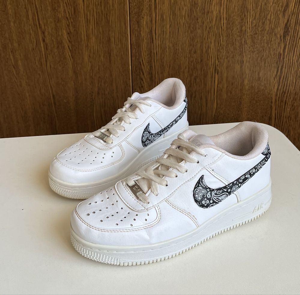 Фирменные шикарные кроссовки Nike air 39 размер, 25 см