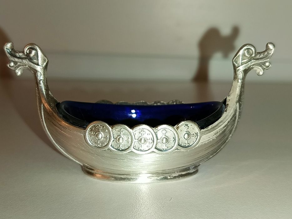 Zabytkowa srebrną solniczka próby 925