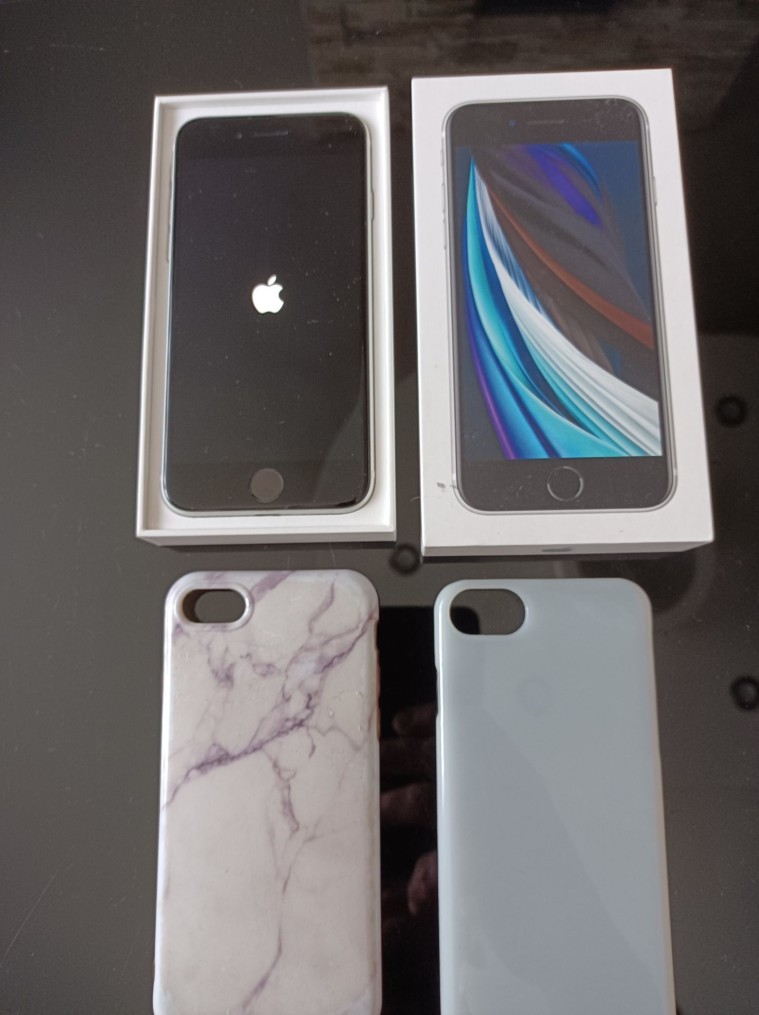 Sprzedam iPhone se 2020