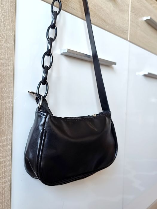 Mała torebka bagietka czarna łańcuchy impreza Y2K