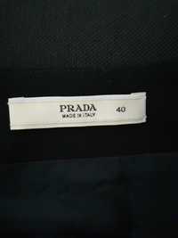 Saia clássica marca Prada