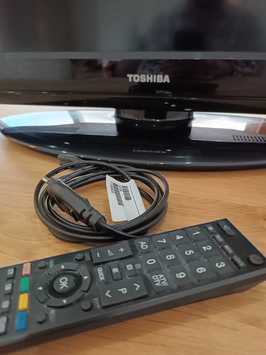 TV televisão Toshiba 32' COMO NOVA