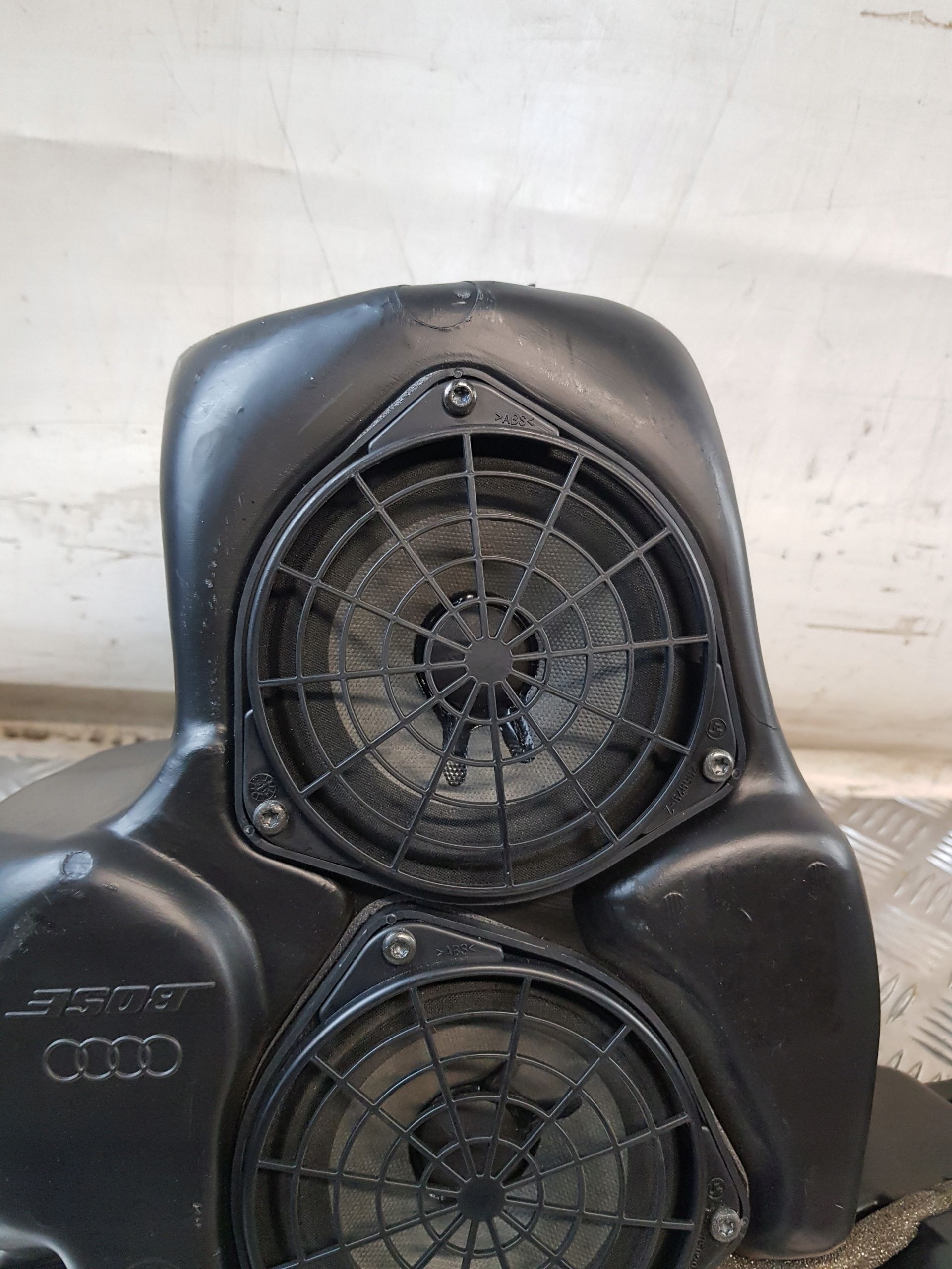 Subwoofer Bose głośniki Wzmacniacz Audi A6 C5 Sedan