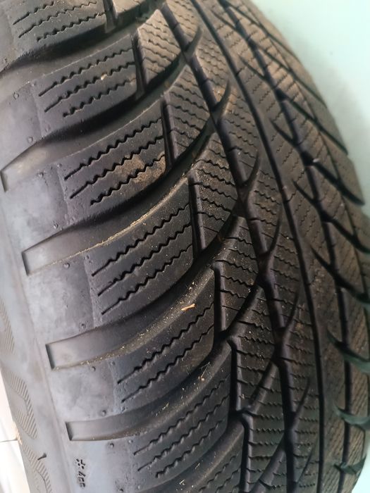 Шини зимові Bridgestone blizzak lm 001