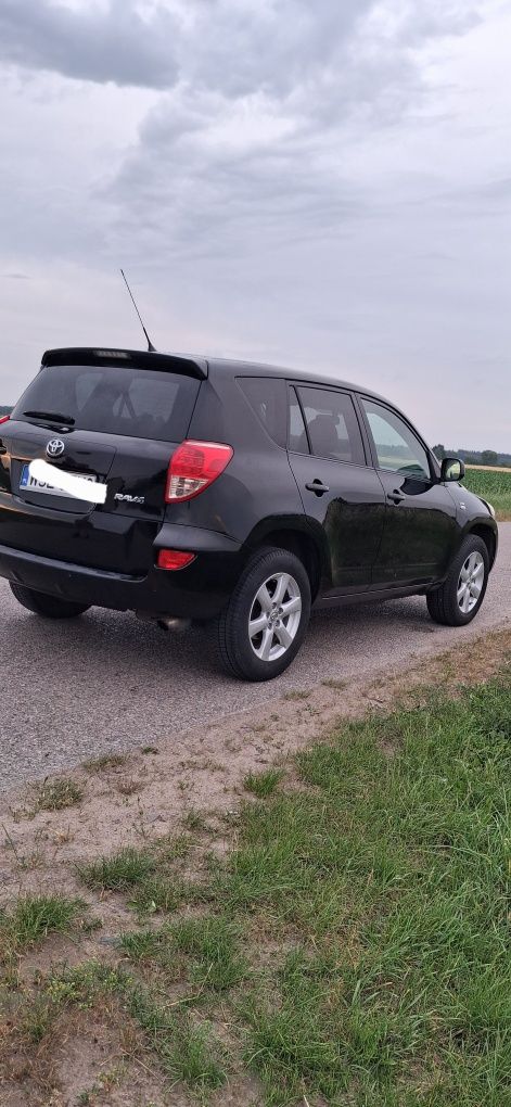 Samochód Toyota RAV4