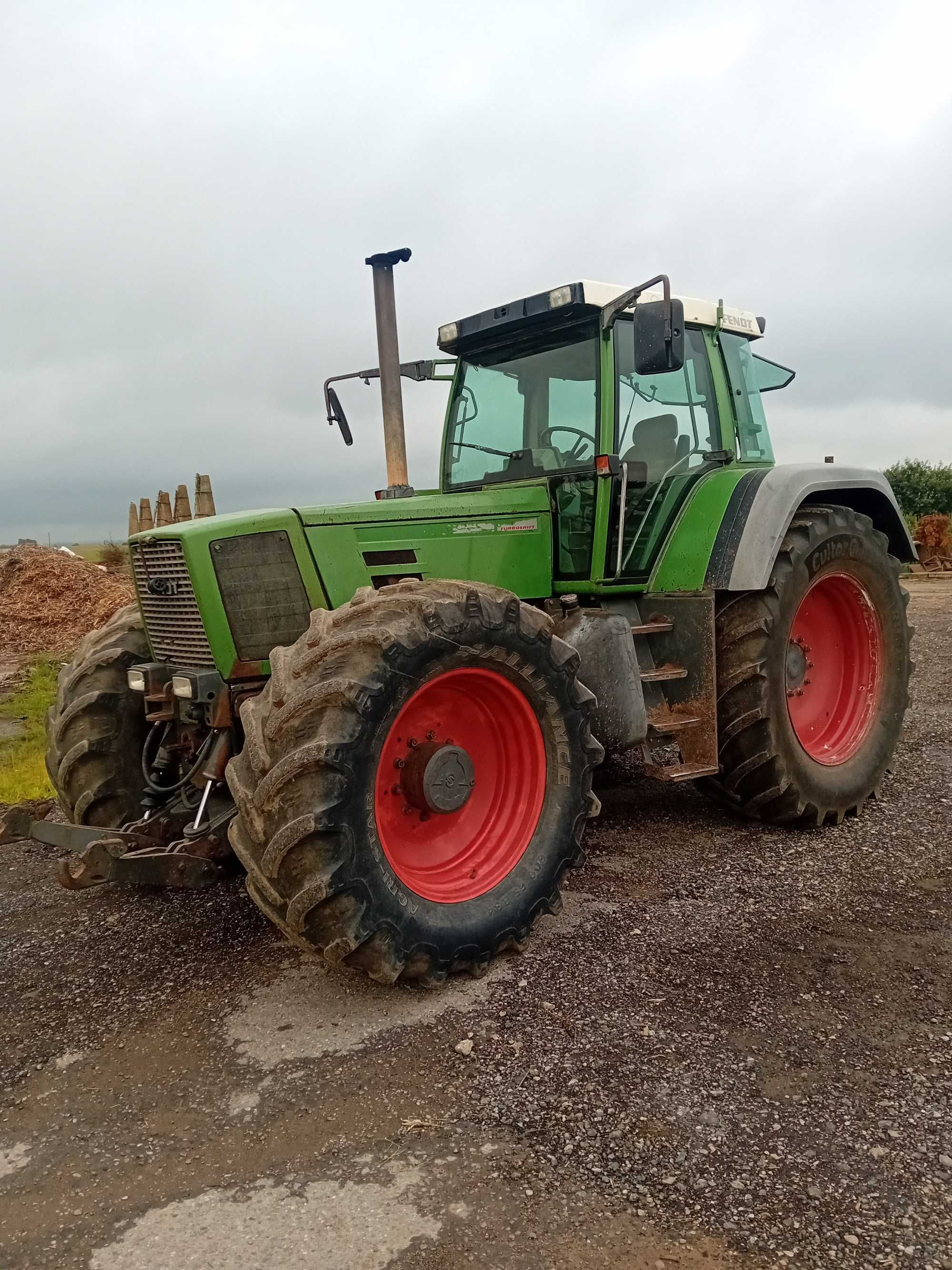 Fendt 824 Favorit pneumatyka tuz wom opony 70 %sprzedaż prywatnaBrutto
