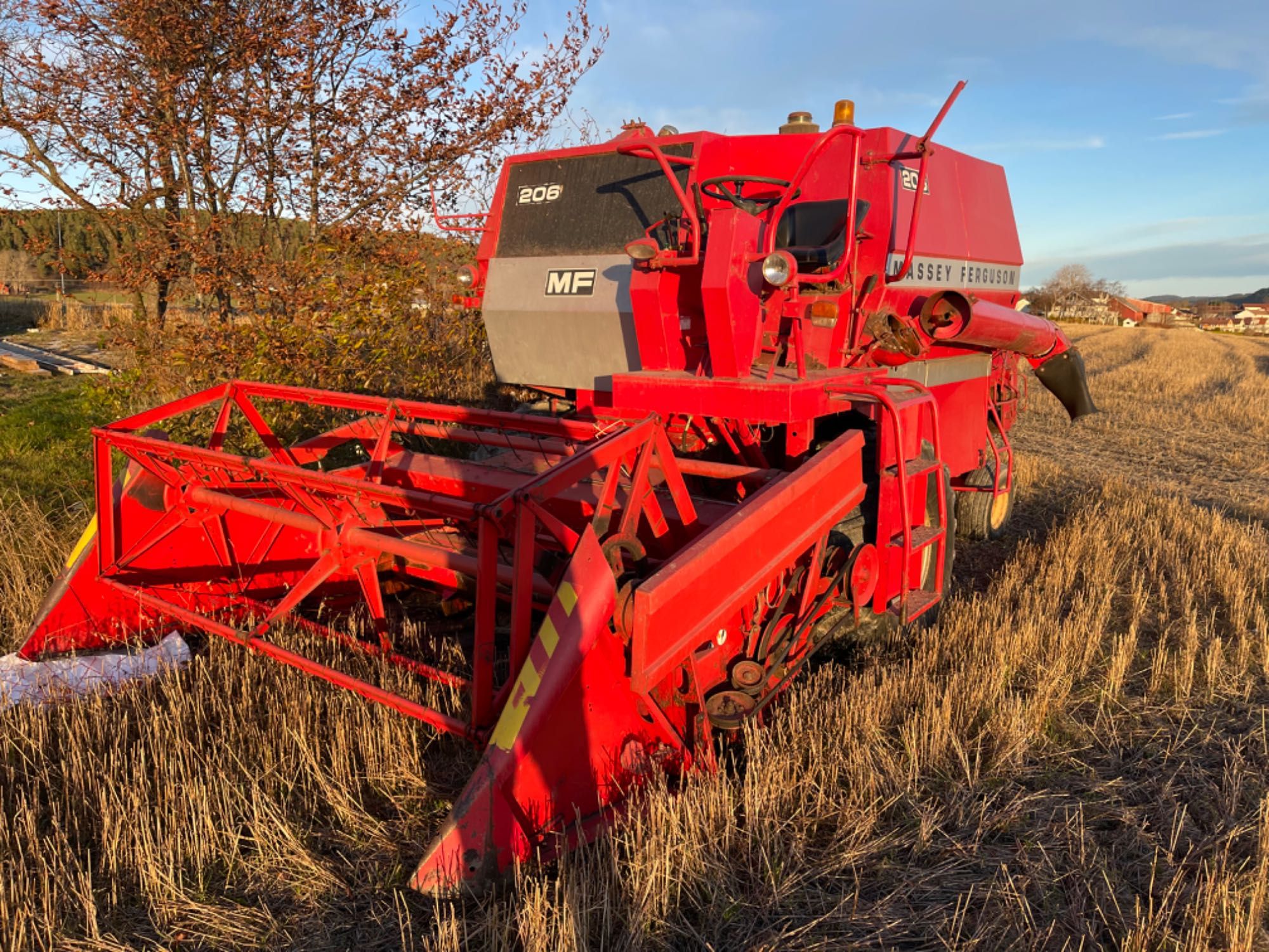 Kombajn zbozowy Massey Ferguson 206