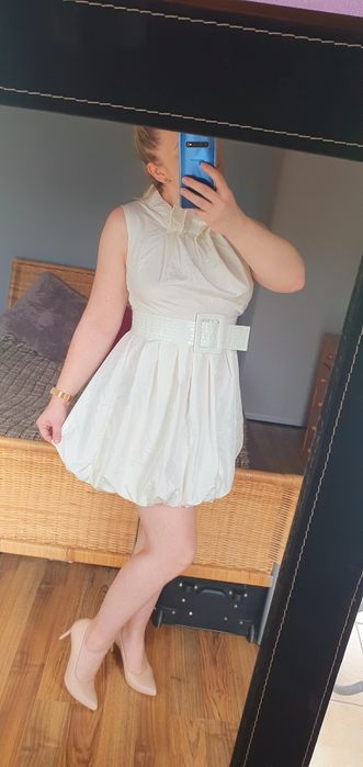 Sukienka Kremowa z paskiem/ bombka