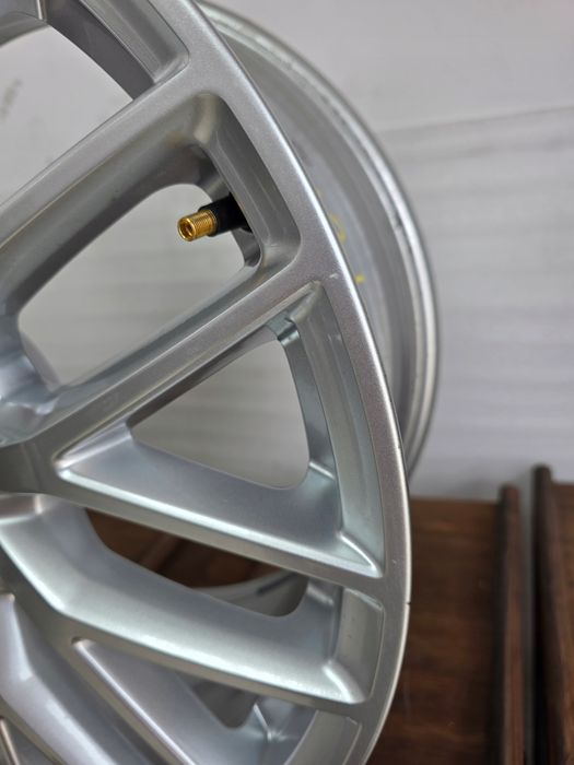 Oryginalna Felga Alufelga Audi Q7 4M 20 Cali 4M0601025Q Et 33