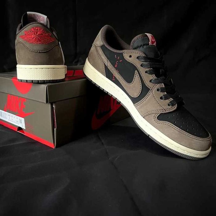 Buty meskie Mokasyny Jordan_1_Retro_Low_OG_SP_Travis_Scott_Mocha r37.5