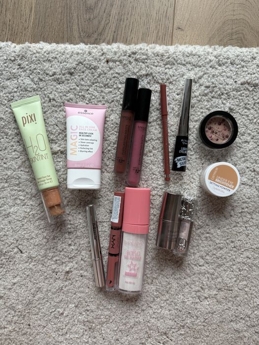 prawie nieużywane kosmetyki do makijażu