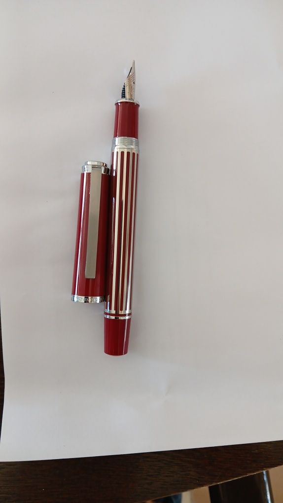 Caneta de tinta permanente como nova - Oferta de portes de envio