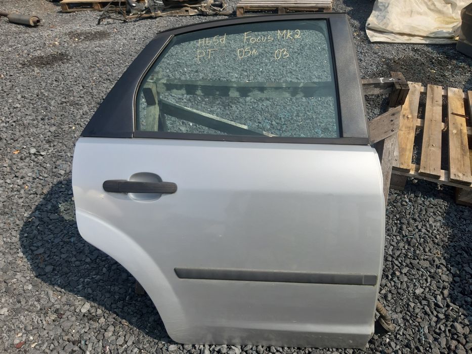 Ford Focus mk2 05r. 5d hb drzwi kompletne prawy tył O3