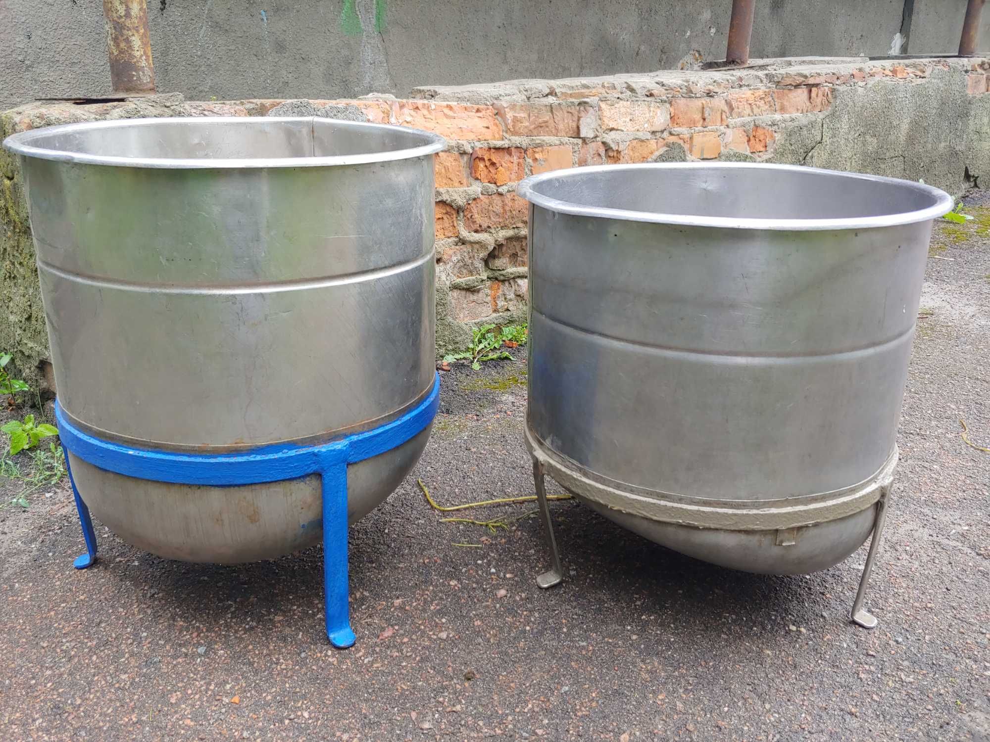 Продам баки от стиральной машины емкости с ножками 2 шт (цена за шт)