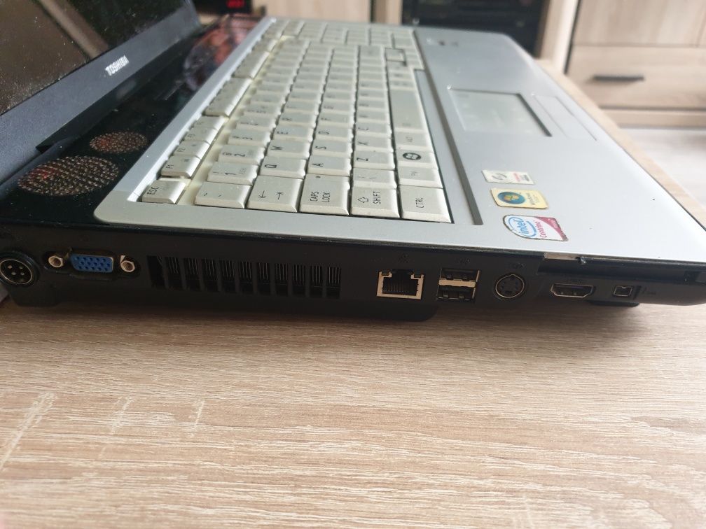 TOSHIBA Satellite X 200